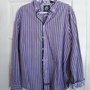 Men's dress shirt, medium shaped fit, excelent condition.